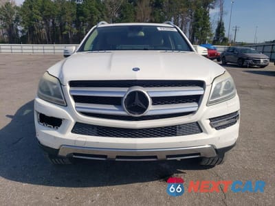 Piąte zdjęcie samochodu w środku: 2014 MERCEDES-BENZ GL 450 4MATIC VIN:4JGDF7CE8EA286869 - miniatura