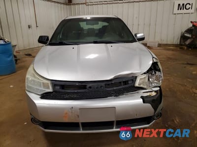 Piąte zdjęcie samochodu w środku: 2011 FORD FOCUS SEL VIN:1FAHP3HN2BW189126 - miniatura