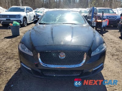 Piąte zdjęcie samochodu w środku: 2015 JAGUAR XJ VIN:SAJXJ1CD0F8V90504 - miniatura