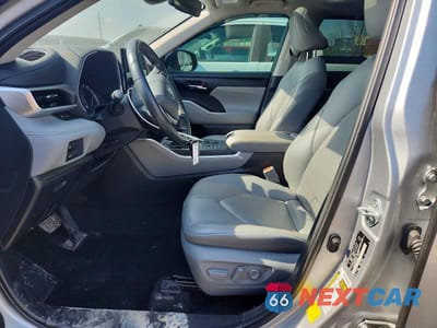 Zdjęcie 7 z 12 samochodu: 2022 TOYOTA HIGHLANDER XLE VIN:5TDGZRBH8NS190002 - miniatura