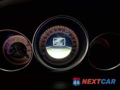 Zdjęcie 9 z 12 samochodu: 2012 MERCEDES-BENZ C 300 4MATIC VIN:WDDGF8BB0CR225230 - miniatura