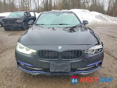 Piąte zdjęcie samochodu w środku: 2017 BMW 330 XI VIN:WBA8D9C31HA005681 - miniatura
