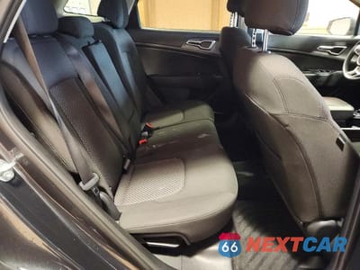 Zdjęcie 11 z 12 samochodu: 2023 KIA SPORTAGE VIN:KNDPUCAF2P7041139 - miniatura