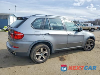 Trzecie zdjęcie samochodu z tyłu: 2011 BMW X5 XDRIVE35I VIN:5UXZV4C55BL406962 - miniatura