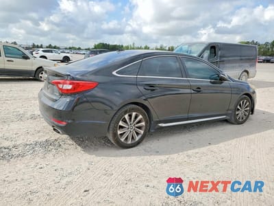 Trzecie zdjęcie samochodu z tyłu: 2015 HYUNDAI SONATA SPORT VIN:5NPE34AF7FH027182 - miniatura