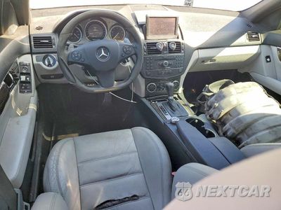 Zdjęcie 8 z 12 samochodu: 2009 MERCEDES-BENZ C 63 AMG VIN:WDDGF77X99F214624 - miniatura