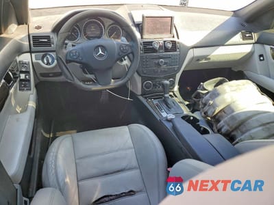 Zdjęcie 8 z 12 samochodu: 2009 MERCEDES-BENZ C 63 AMG VIN:WDDGF77X99F214624 - miniatura