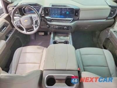 Zdjęcie 8 z 13 samochodu: 2024 CHEVROLET SILVERADO K3500 LTZ VIN:1GC4YUEY7RF220648 - miniatura