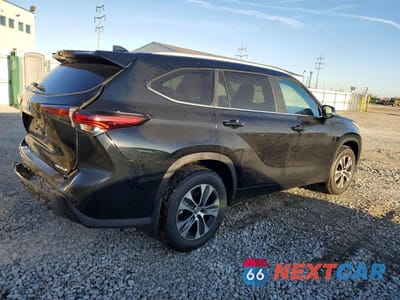Trzecie zdjęcie samochodu z tyłu: 2026 TOYOTA HIGHLANDER XLE VIN:5TDKDRBH7TS605493 - miniatura