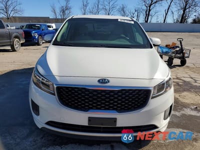 Piąte zdjęcie samochodu w środku: 2016 KIA SEDONA LX VIN:KNDMB5C13G6189795 - miniatura