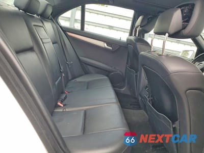 Zdjęcie 10 z 11 samochodu: 2013 MERCEDES-BENZ C 250 VIN:WDDGF4HB7DR279254 - miniatura