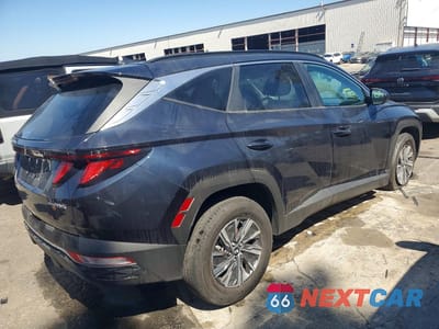 Trzecie zdjęcie samochodu z tyłu: 2024 HYUNDAI TUCSON HYBRID BLUE VIN:KM8JBCD10RU202728 - miniatura