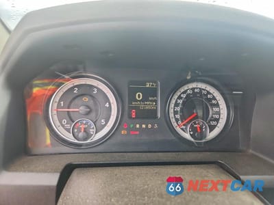 Zdjęcie 9 z 13 samochodu: 2014 RAM 5500 UTILITY / SERVICE TRUCK VIN:3C7WRMFL1EG292384 - miniatura