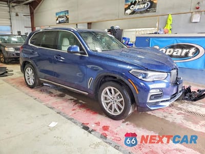 Czwarte zdjęcie samochodu z boku: 2020 BMW X5 XDRIVE40I VIN:5UXCR6C08L9B45807 - miniatura