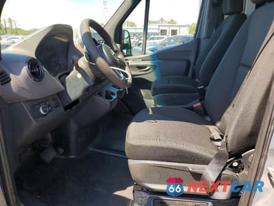 Zdjęcie 7 z 12 samochodu: 2019 MERCEDES BENZ SPRINTER 2500 VIN:WD4PF1CD4KP115945 - miniatura