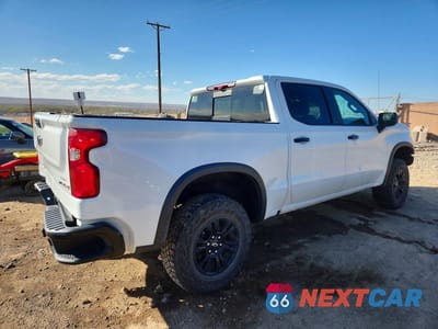 Trzecie zdjęcie samochodu z tyłu: 2023 CHEVROLET SILVERADO K1500 ZR2 VIN:3GCUDHEL6PG177911 - miniatura