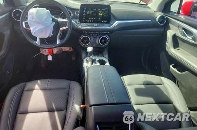 Zdjęcie 8 z 13 samochodu: 2025 CHEVROLET BLAZER 3LT VIN:3GNKBDRS9SS129582 - miniatura