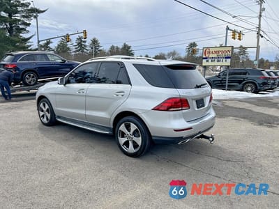 Czwarte zdjęcie samochodu z boku: 2017 MERCEDES-BENZ GLE 350 VIN:4JGDA5JBXHA989695 - miniatura