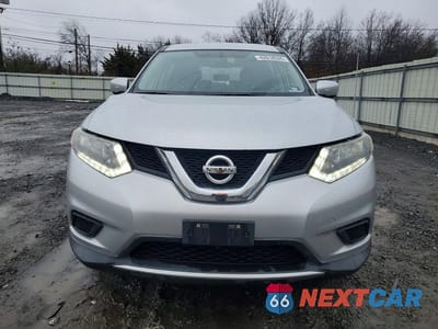 Piąte zdjęcie samochodu w środku: 2015 NISSAN ROGUE S VIN:KNMAT2MV8FP561415 - miniatura