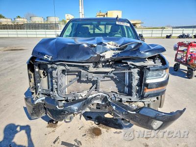 Piąte zdjęcie samochodu w środku: 2018 CHEVROLET SILVERADO K1500 LT VIN:3GCUKREC9JG190316 - miniatura