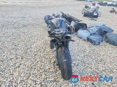 Czwarte zdjęcie samochodu z boku: 2011 YAMAHA YZFR1 VIN:JYARN23E9BA011292 - miniatura