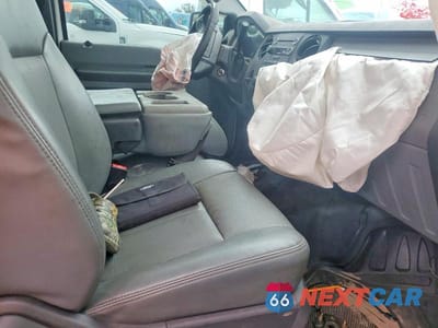 Piąte zdjęcie samochodu w środku: 2016 FORD F350 SUPER DUTY UTILITY / SERVICE TRUCK VIN:1FD8X3H69GEA17137 - miniatura