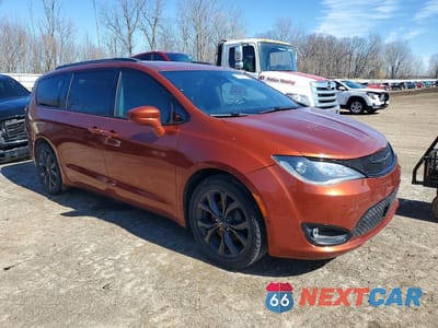 Czwarte zdjęcie samochodu z boku: 2018 CHRYSLER PACIFICA TOURING L PLUS VIN:2C4RC1EGXJR333825 - miniatura