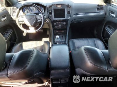 Zdjęcie 8 z 13 samochodu: 2019 CHRYSLER 300 S VIN:2C3CCABG3KH562885 - miniatura