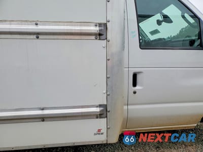Zdjęcie 11 z 13 samochodu: 2023 FORD E350 BOX TRUCK VIN:1FDWE3FN2PDD03442 - miniatura