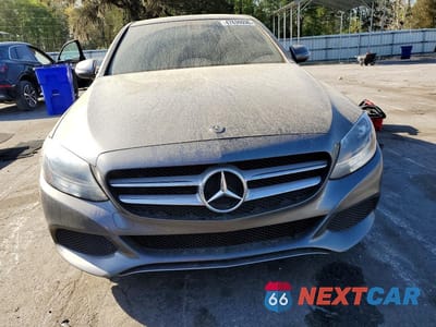 Piąte zdjęcie samochodu w środku: 2018 MERCEDES-BENZ C 300 VIN:55SWF4JB6JU249677 - miniatura