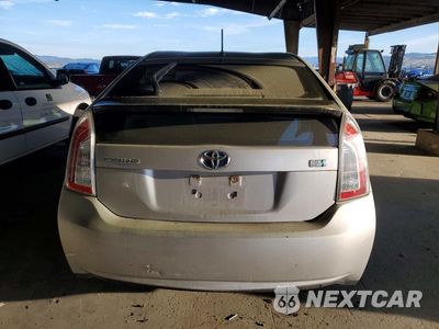 Zdjęcie 6 z 11 samochodu: 2013 TOYOTA PRIUS TWO VIN:JTDKN3DU2D0351345 - miniatura