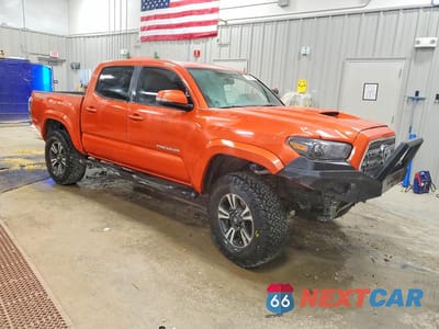 Czwarte zdjęcie samochodu z boku: 2016 TOYOTA TACOMA TRD SPORT VIN:5TFCZ5AN1GX035402 - miniatura