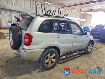 Trzecie zdjęcie samochodu z tyłu: 2005 TOYOTA RAV4 BASE VIN:JTEGD20V250067115 - miniatura