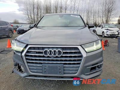 Piąte zdjęcie samochodu w środku: 2017 AUDI Q7 PRESTIGE VIN:WA1VAAF74HD006802 - miniatura