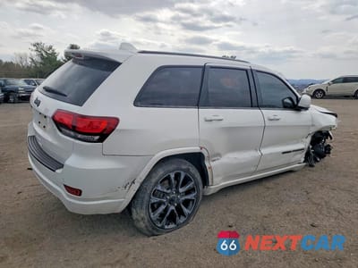 Trzecie zdjęcie samochodu z tyłu: 2020 JEEP GRAND CHEROKEE LAREDO VIN:1C4RJFAG3LC231450 - miniatura