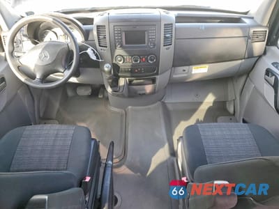 Zdjęcie 8 z 13 samochodu: 2015 MERCEDES-BENZ SPRINTER 2500 VIN:WDZPE8CC0F5974500 - miniatura