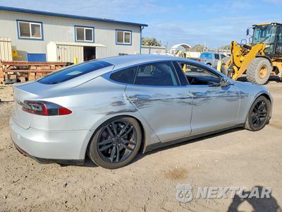 Trzecie zdjęcie samochodu z tyłu: 2013 TESLA MODEL S VIN:5YJSA1AG8DFP04753 - miniatura