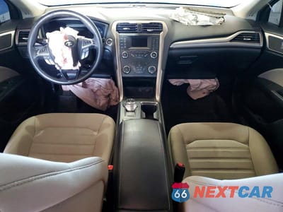 Zdjęcie 8 z 12 samochodu: 2019 FORD FUSION S VIN:3FA6P0G71KR248923 - miniatura