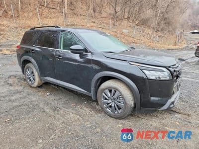 Czwarte zdjęcie samochodu z boku: 2025 NISSAN PATHFINDER SV VIN:5N1DR3BC4SC309046 - miniatura