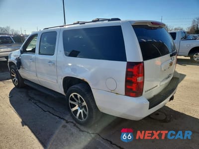 Drugie zdjęcie samochodu z przodu: 2011 CHEVROLET SUBURBAN K1500 LT VIN:1GNSKJE34BR115170 - miniatura