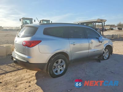 Trzecie zdjęcie samochodu z tyłu: 2011 CHEVROLET TRAVERSE VIN:1GNKRJED3BJ102123 - miniatura
