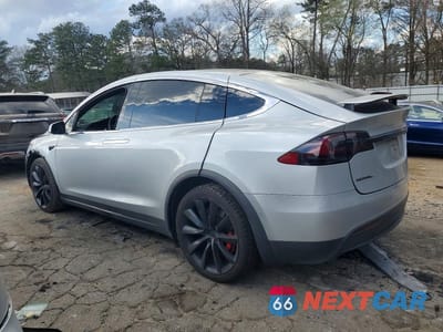 Drugie zdjęcie samochodu z przodu: 2018 TESLA MODEL X VIN:5YJXCBE43JF127275 - miniatura