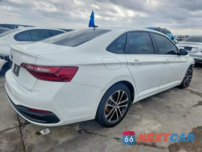 Trzecie zdjęcie samochodu z tyłu: 2023 VOLKSWAGEN JETTA SPORT VIN:3VWBM7BU5PM018391 - miniatura