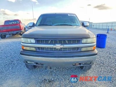 Piąte zdjęcie samochodu w środku: 2000 CHEVROLET SILVERADO K1500 VIN:1GCEK19T5YE418359 - miniatura