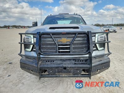 Piąte zdjęcie samochodu w środku: 2024 CHEVROLET SILVERADO K3500 LTZ VIN:1GC4YUEY7RF220648 - miniatura