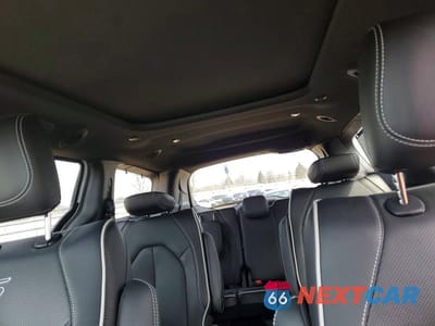 Zdjęcie 10 z 12 samochodu: 2023 CHRYSLER PACIFICA LIMITED VIN:2C4RC3GGXPR544766 - miniatura