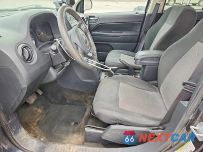 Zdjęcie 7 z 12 samochodu: 2015 JEEP COMPASS SPORT VIN:1C4NJDBB3FD439929 - miniatura