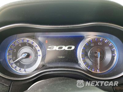 Zdjęcie 9 z 12 samochodu: 2016 CHRYSLER 300C VIN:2C3CCAEGXGH243891 - miniatura