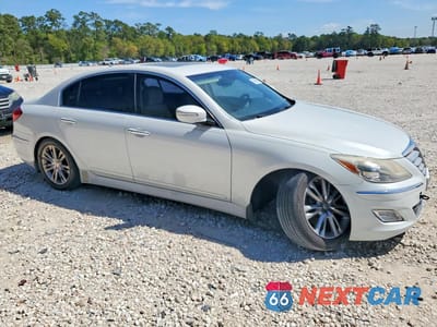 Czwarte zdjęcie samochodu z boku: 2013 HYUNDAI GENESIS 3.8L VIN:KMHGC4DDXDU223750 - miniatura