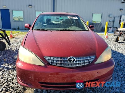 Piąte zdjęcie samochodu w środku: 2002 TOYOTA CAMRY LE VIN:JTDBE32K320038013 - miniatura